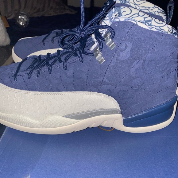 Jordan “international flight” 12s - Picture 2 of 4